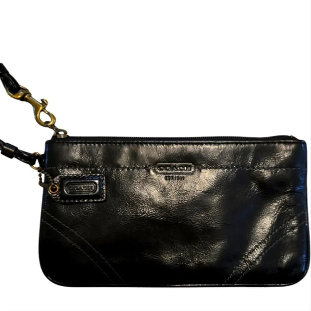 EC COACH VINTAGE LEATHER WRISTLET OS